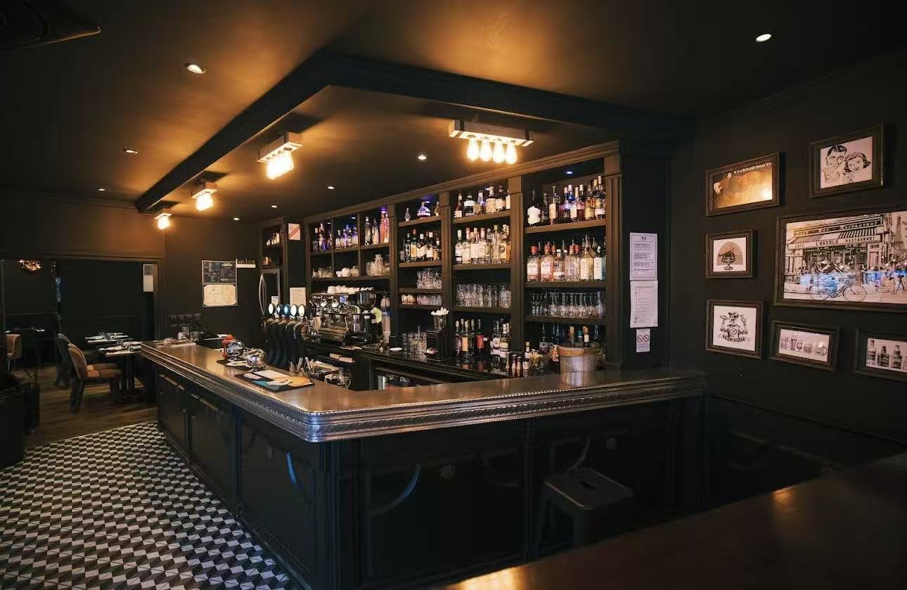 Bar &agrave; cocktails de L'Absolu &mdash; sp&eacute;cialit&eacute;s &agrave; Sainte-Genevi&egrave;ve-des-Bois